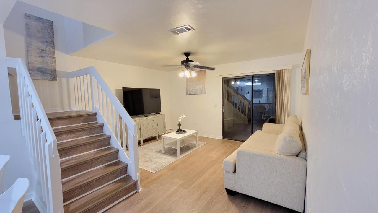 Beautiful Townhouse 2 Bedrooms 1 And A Half Bathrooms Next To Butler Plaza 1 Mile To Uf Gainesville Exterior photo