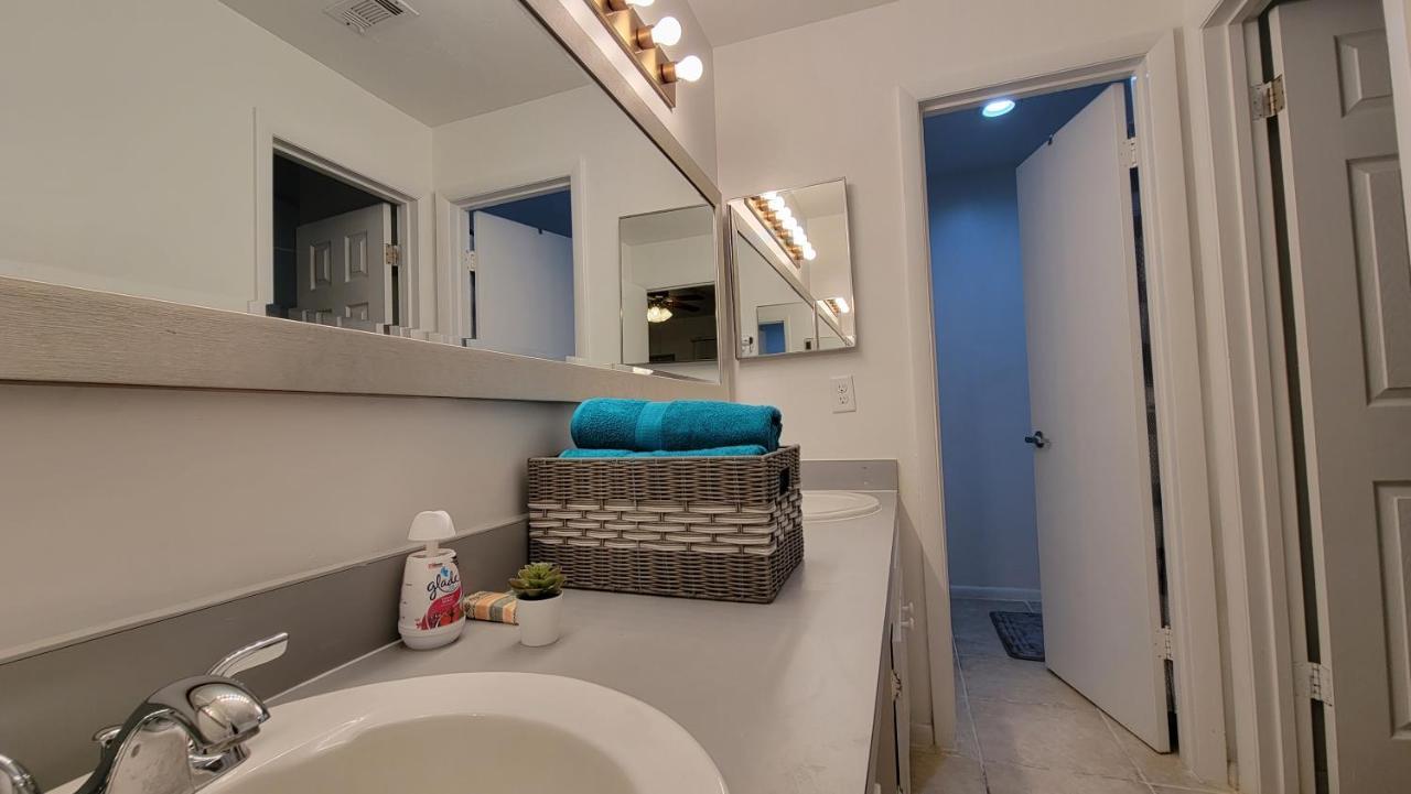 Beautiful Townhouse 2 Bedrooms 1 And A Half Bathrooms Next To Butler Plaza 1 Mile To Uf Gainesville Exterior photo