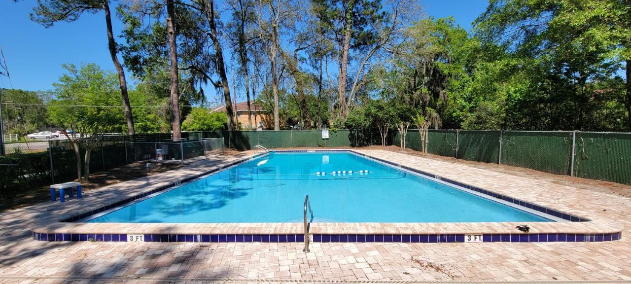 Beautiful Townhouse 2 Bedrooms 1 And A Half Bathrooms Next To Butler Plaza 1 Mile To Uf Gainesville Exterior photo
