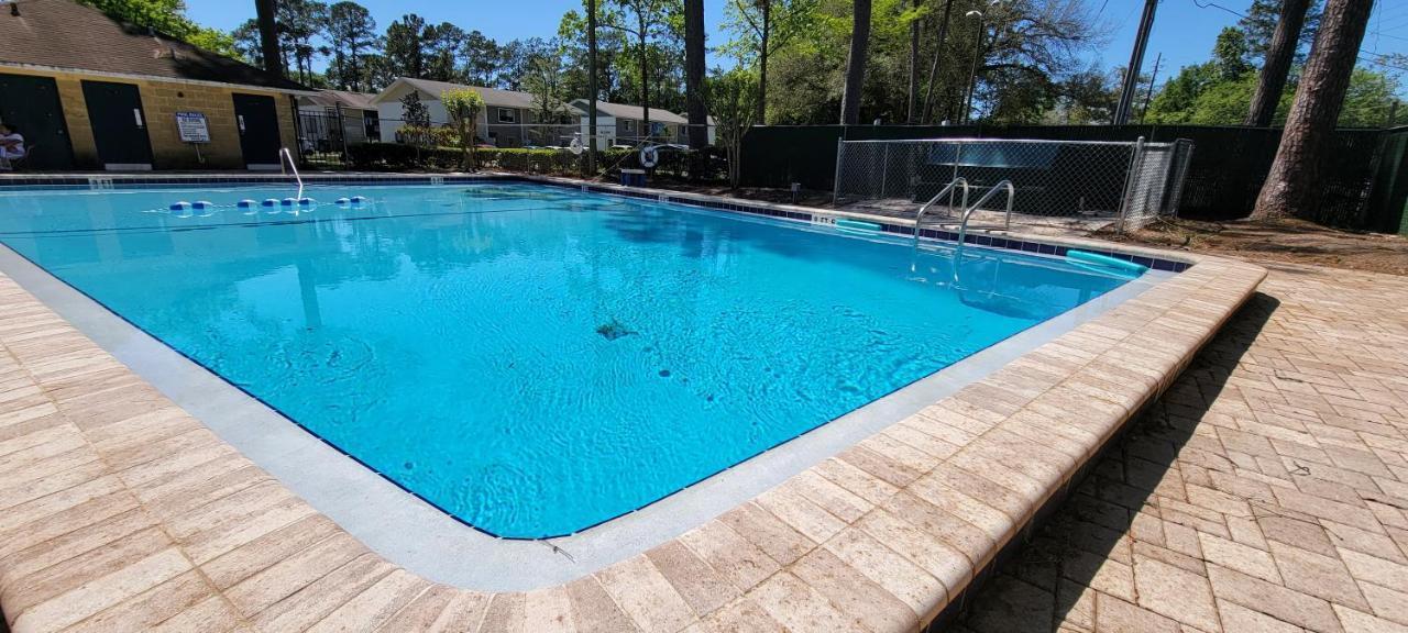 Beautiful Townhouse 2 Bedrooms 1 And A Half Bathrooms Next To Butler Plaza 1 Mile To Uf Gainesville Exterior photo